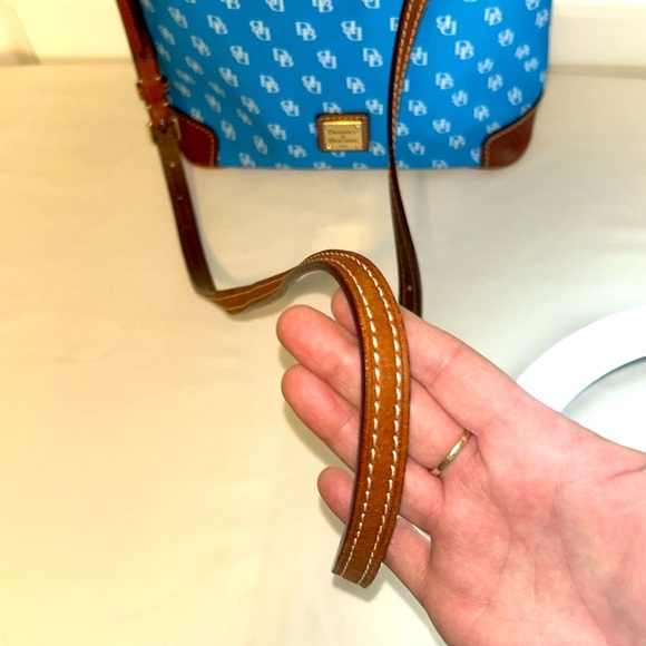 Dooney & Bourke “Gretta“ Blue & White Monogram Crossbody Bag | Leather - Picture 12 of 13